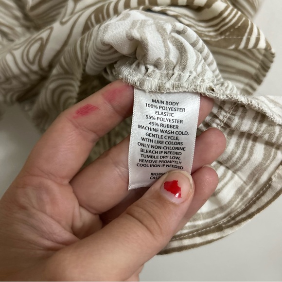 Open Edit Puff Sleeve Line pattern top - Picture 7 of 8